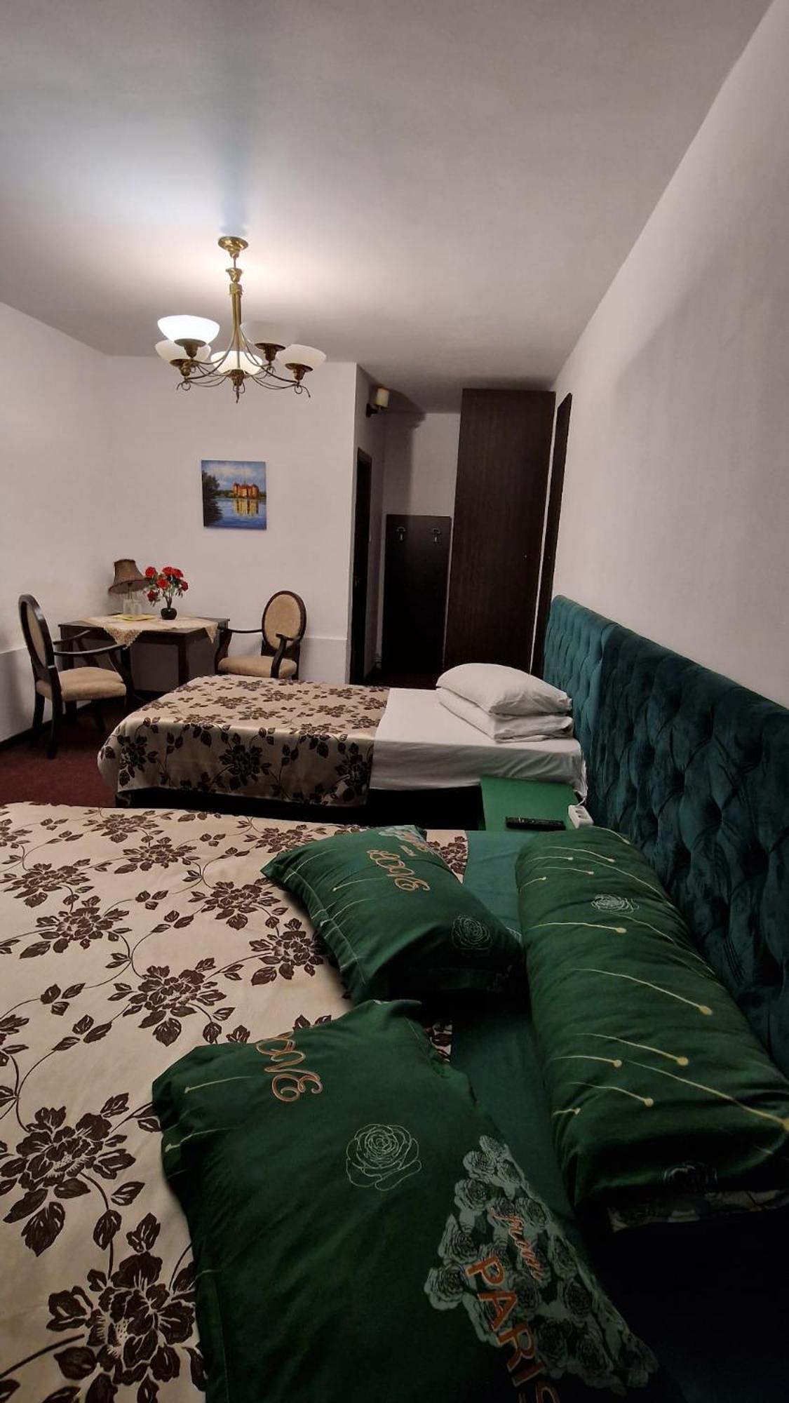 Pensiunea Toma Ploiesti Bagian luar foto