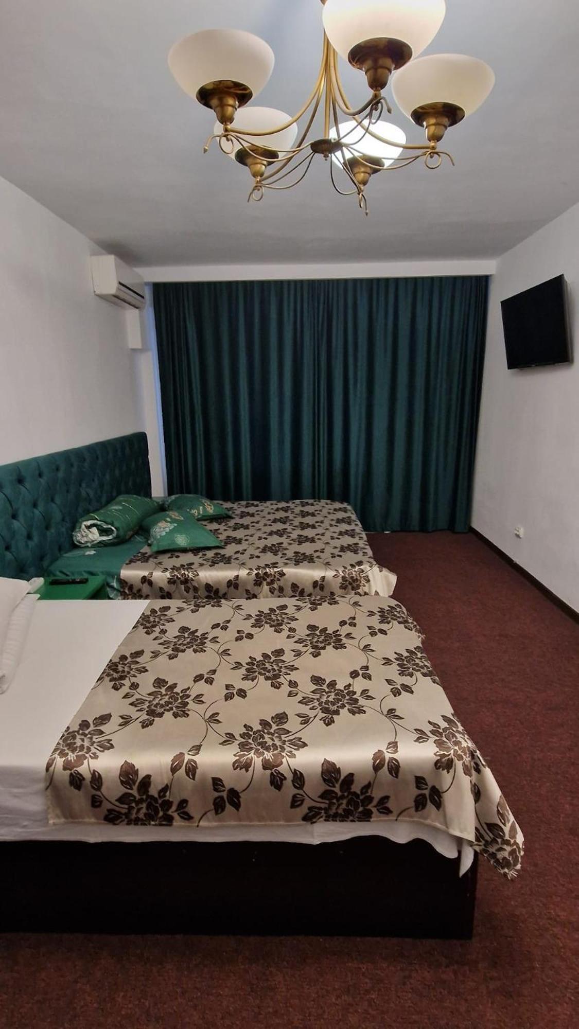 Pensiunea Toma Ploiesti Bagian luar foto